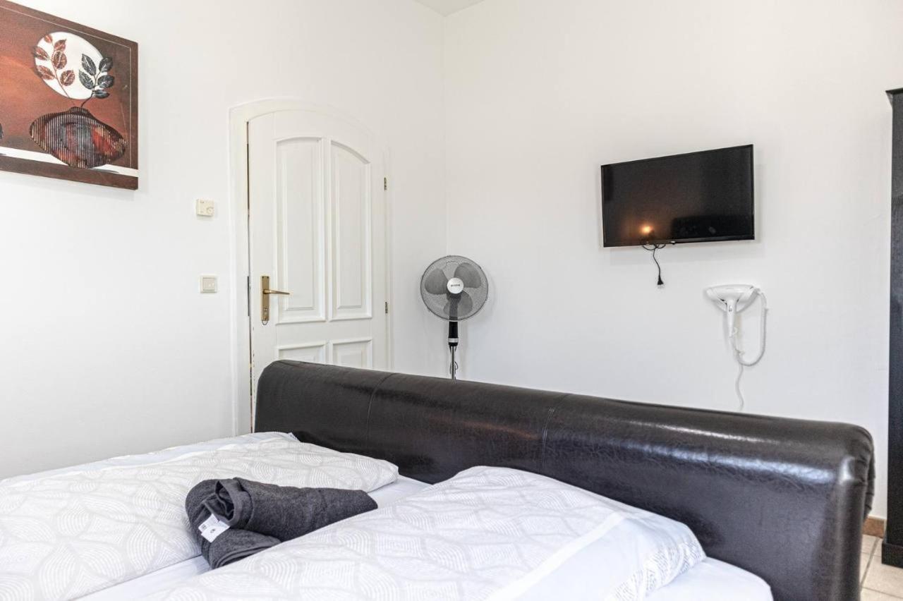 Cozy Room In Amazing House Viena Exterior foto